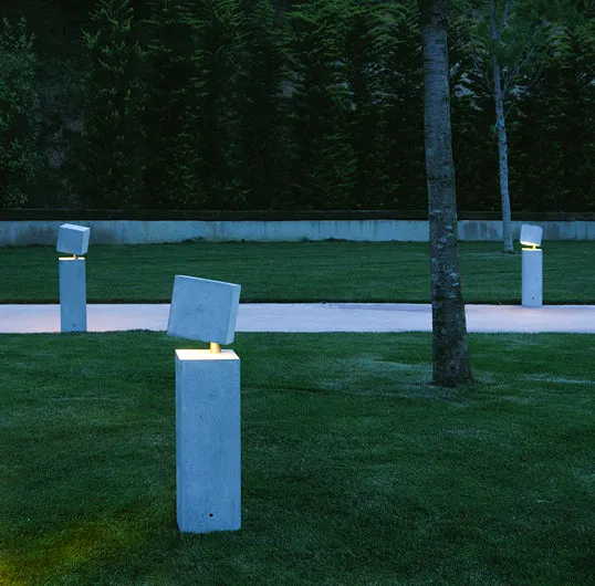 Break Outdoor Lamp