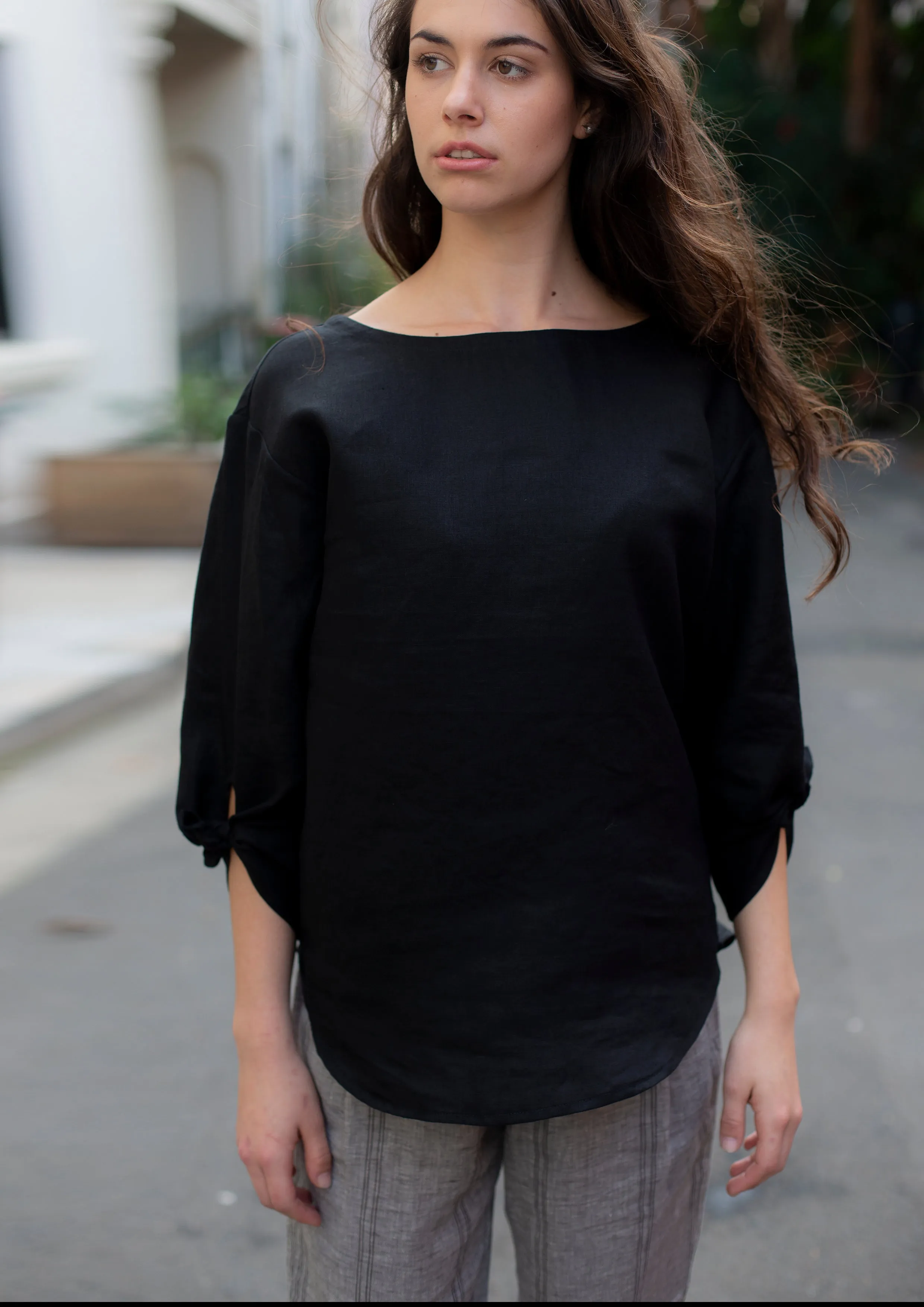 GA202 Split Top in Black