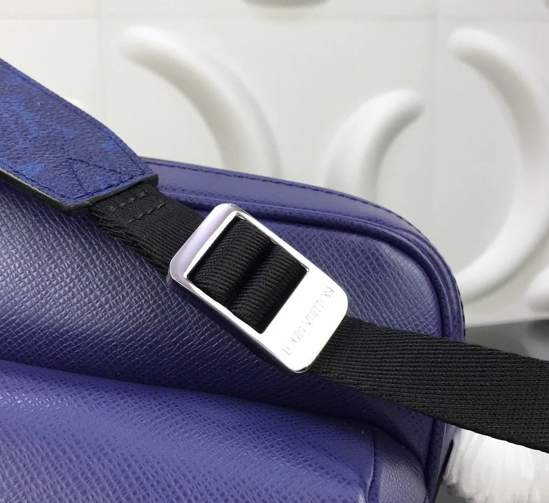 OUTDOOR MESSENGER