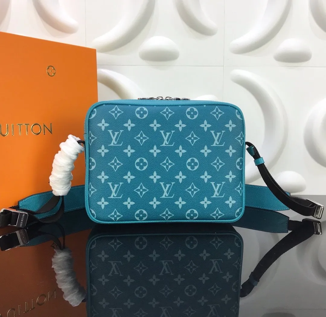 OUTDOOR MESSENGER