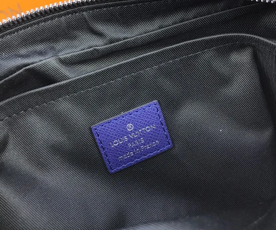 OUTDOOR MESSENGER