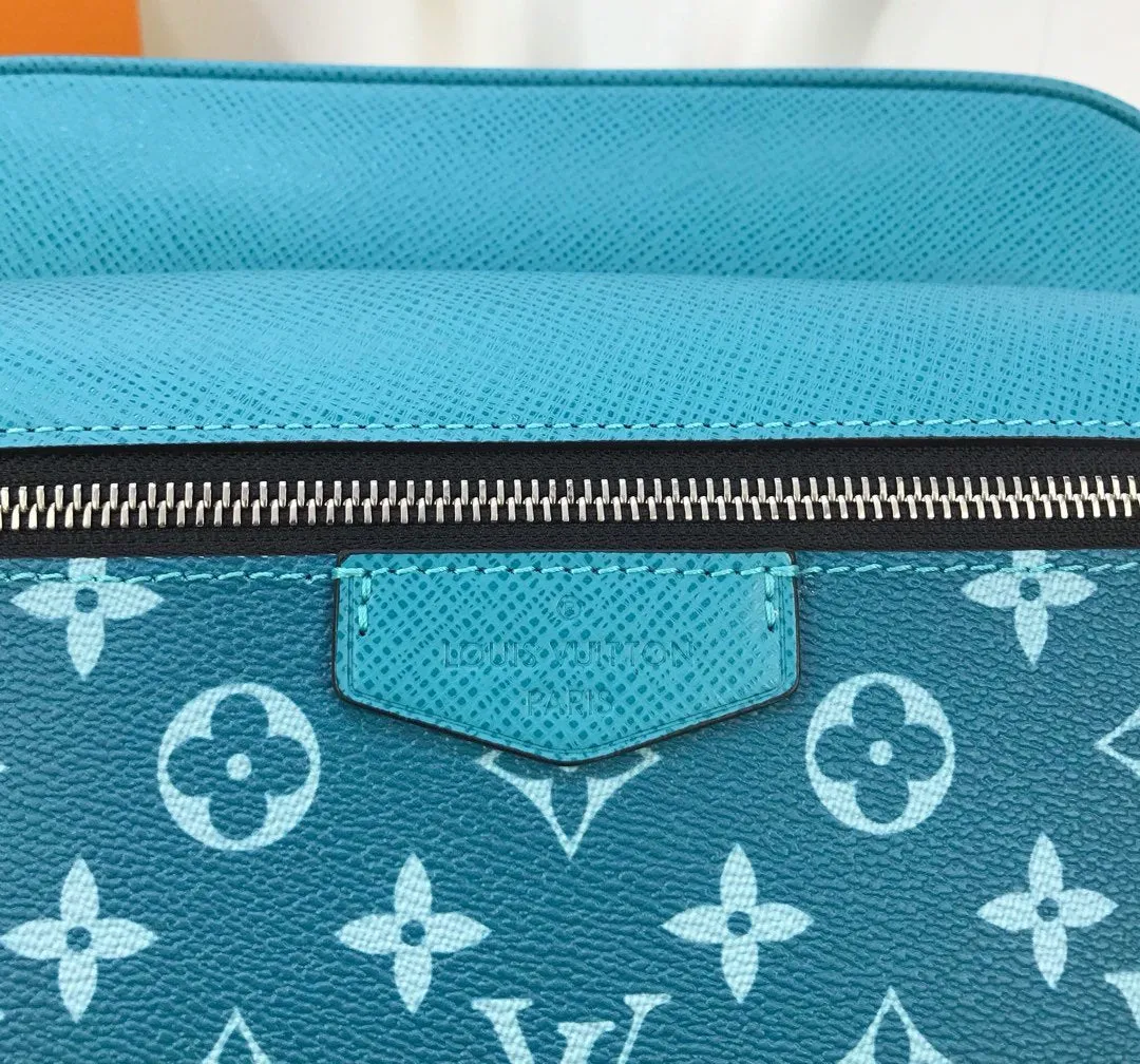 OUTDOOR MESSENGER