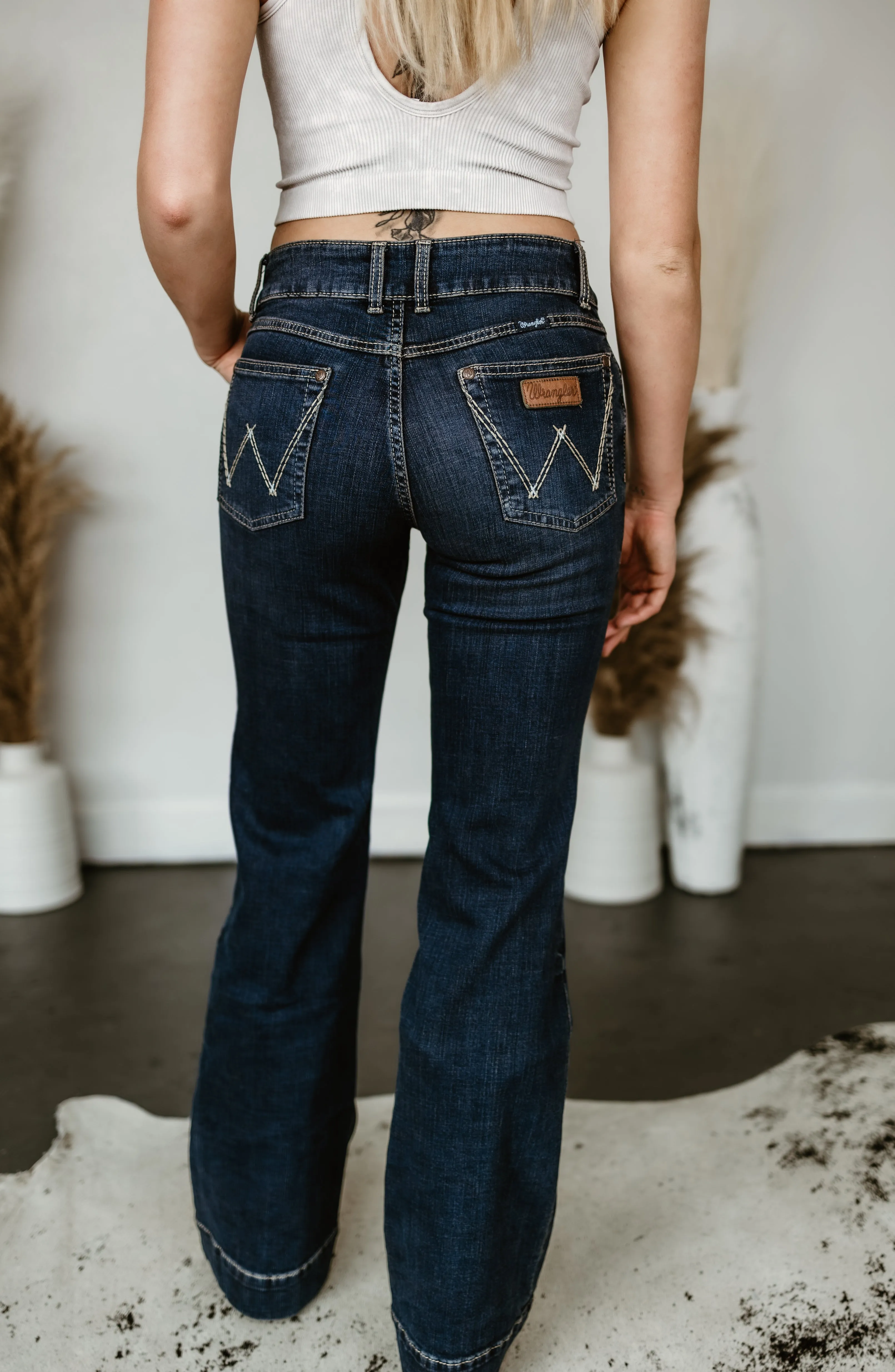 Wrangler Womens Retro Mae Mid Rise Flare Leg Jeans